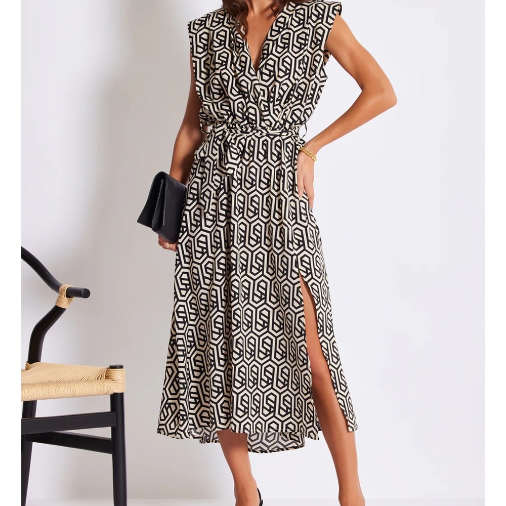 Aeries Wrap Dress - Geo print size M